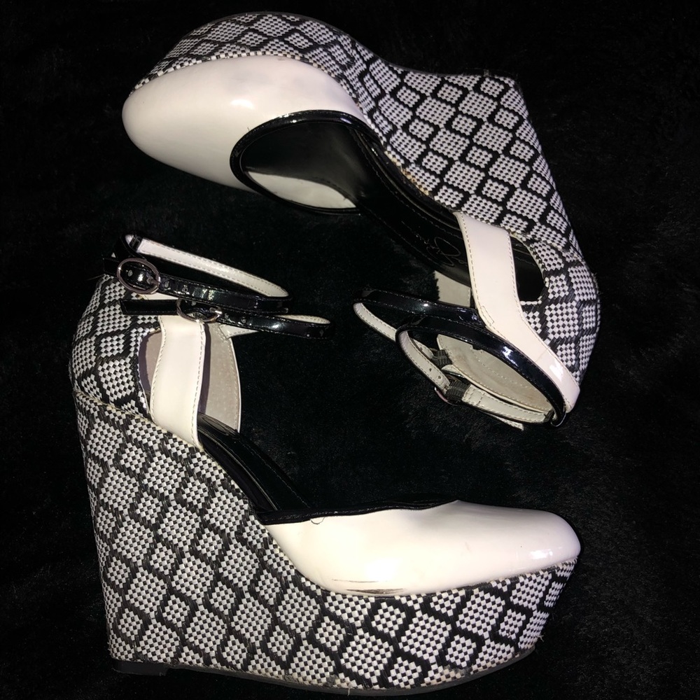 Jessica Simpson wedges